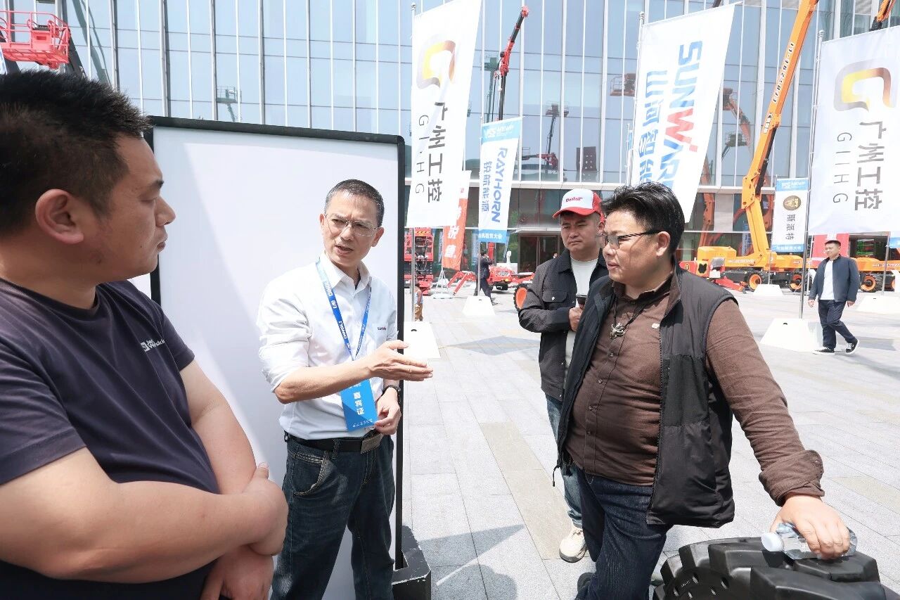 开云kaiyun网页版官网_开云kaiyun(中国)智能亮相第十届全国高空作业平台租赁大会